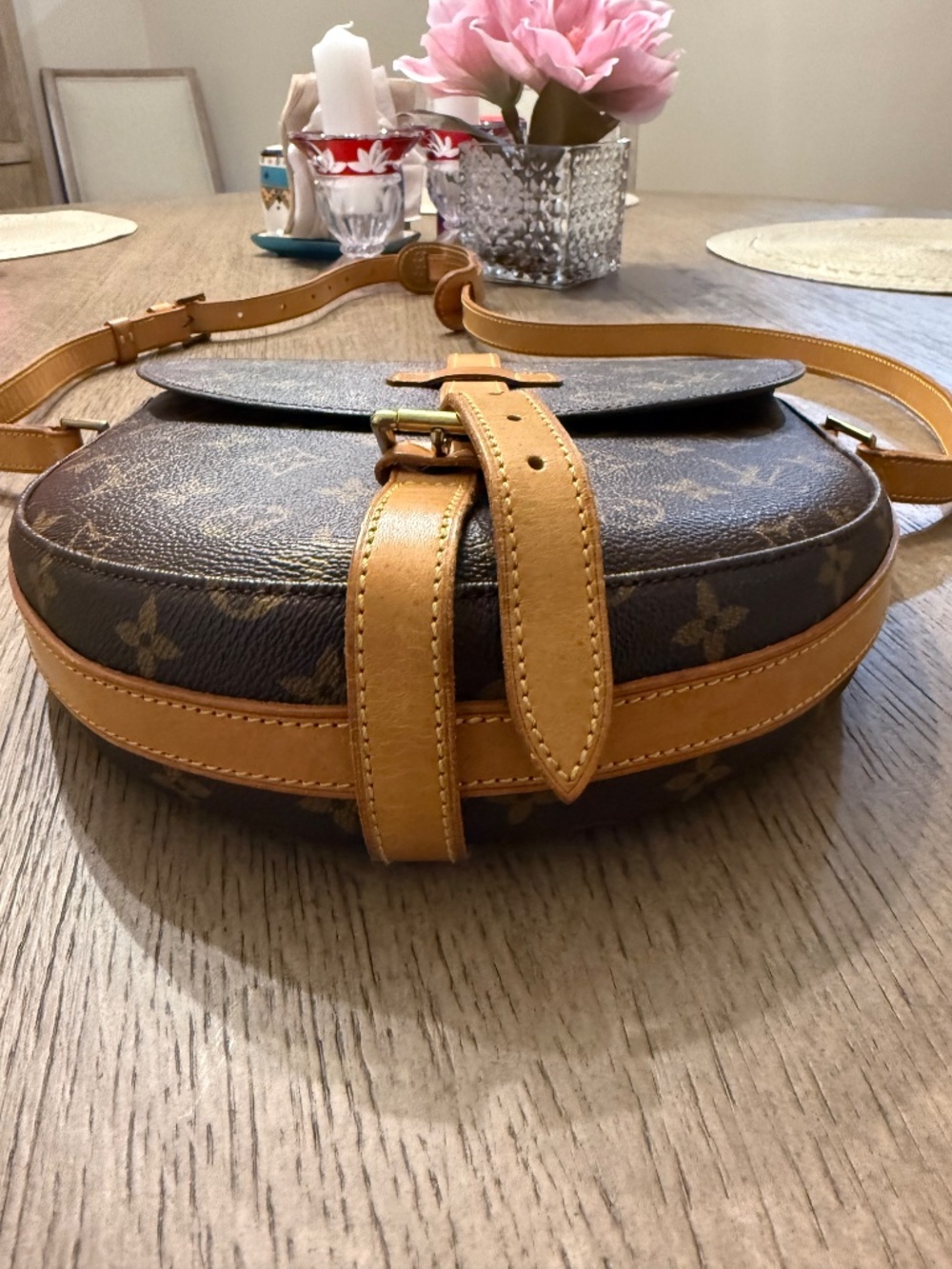 Louis Vuitton Chantilly shoulder and crossbody bag - Picture 6 of 11
